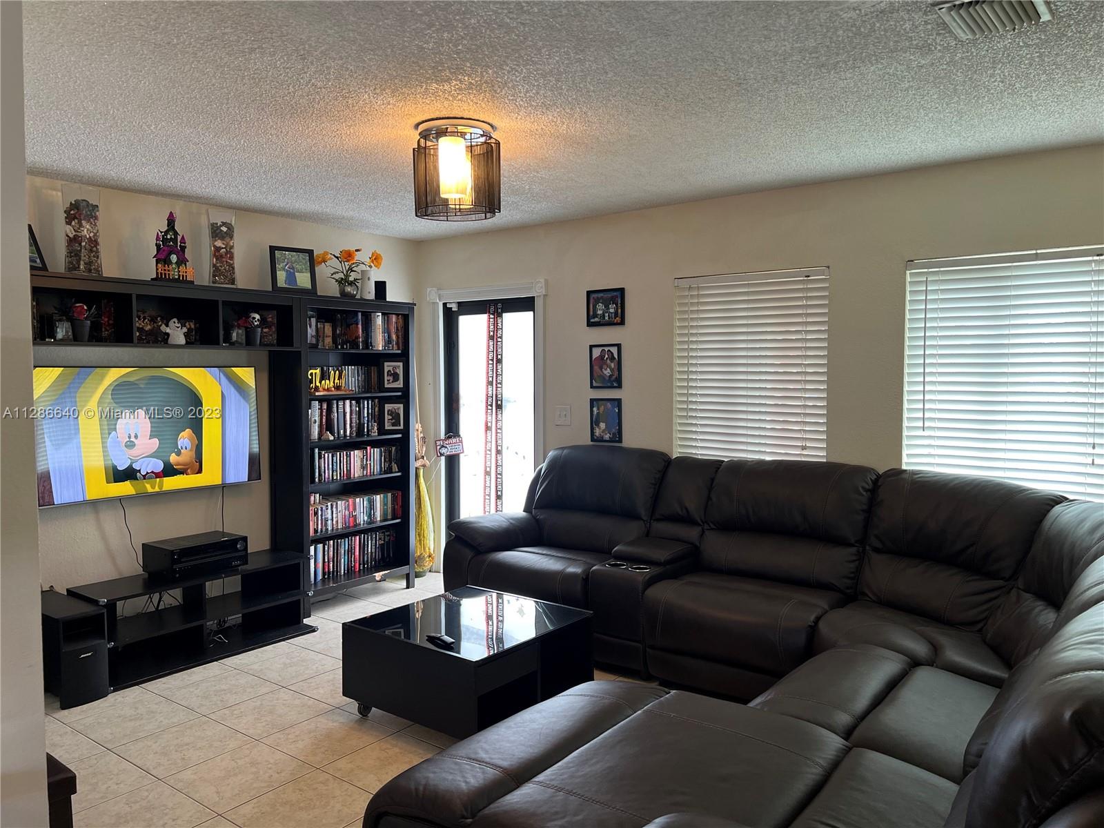 CUTLER RIDGE MANOR ESTATE - Residential