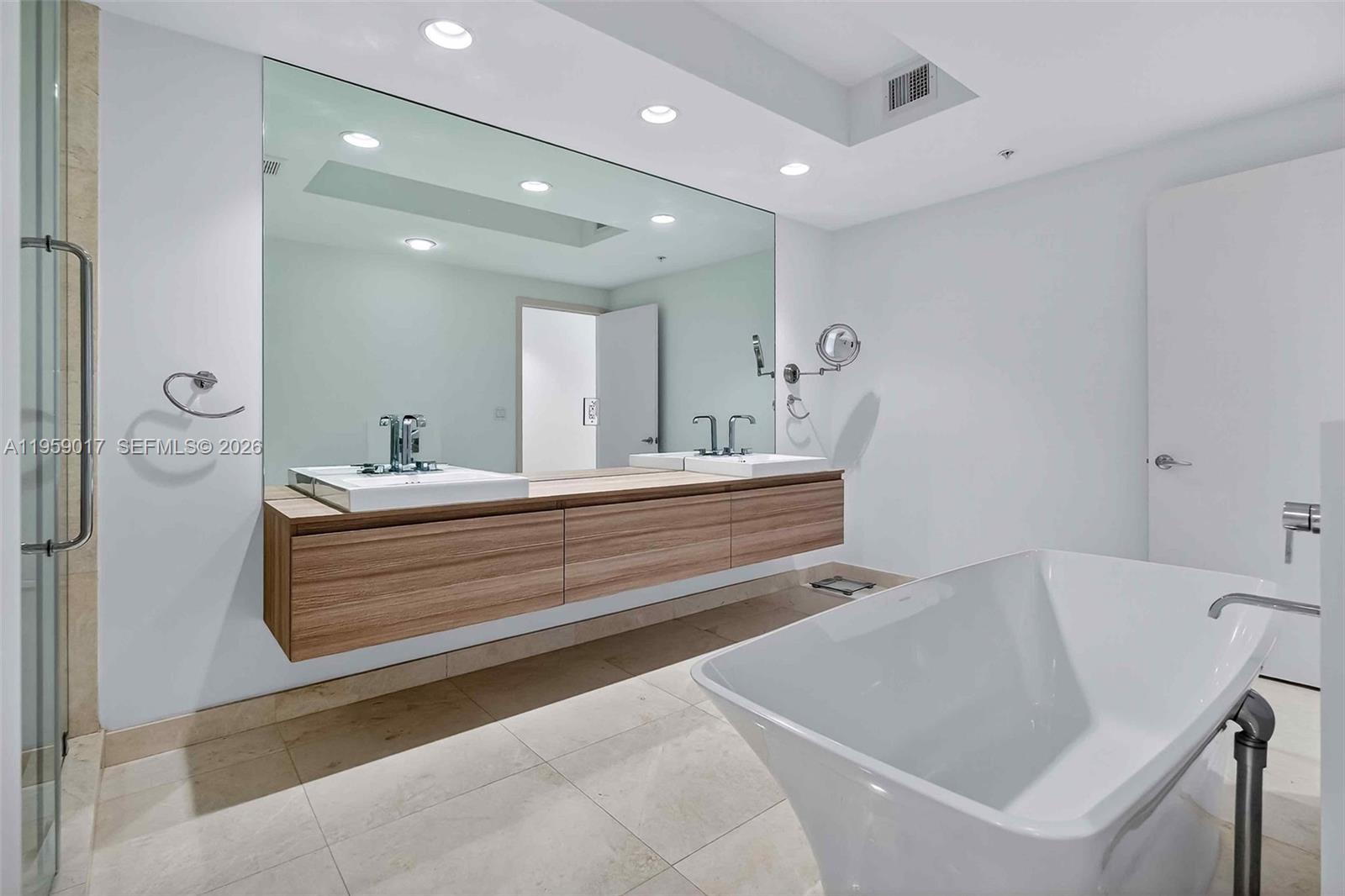 MARINA PALMS RESIDENCES S - Residential