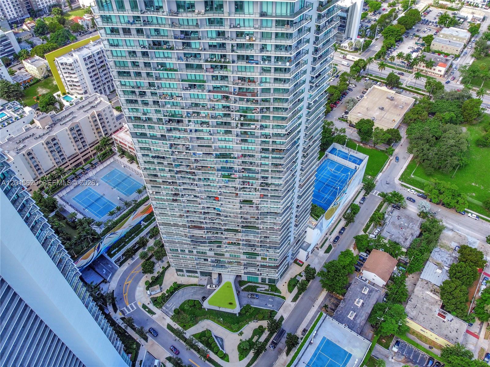 PARAISO BAYVIEWS - Residential