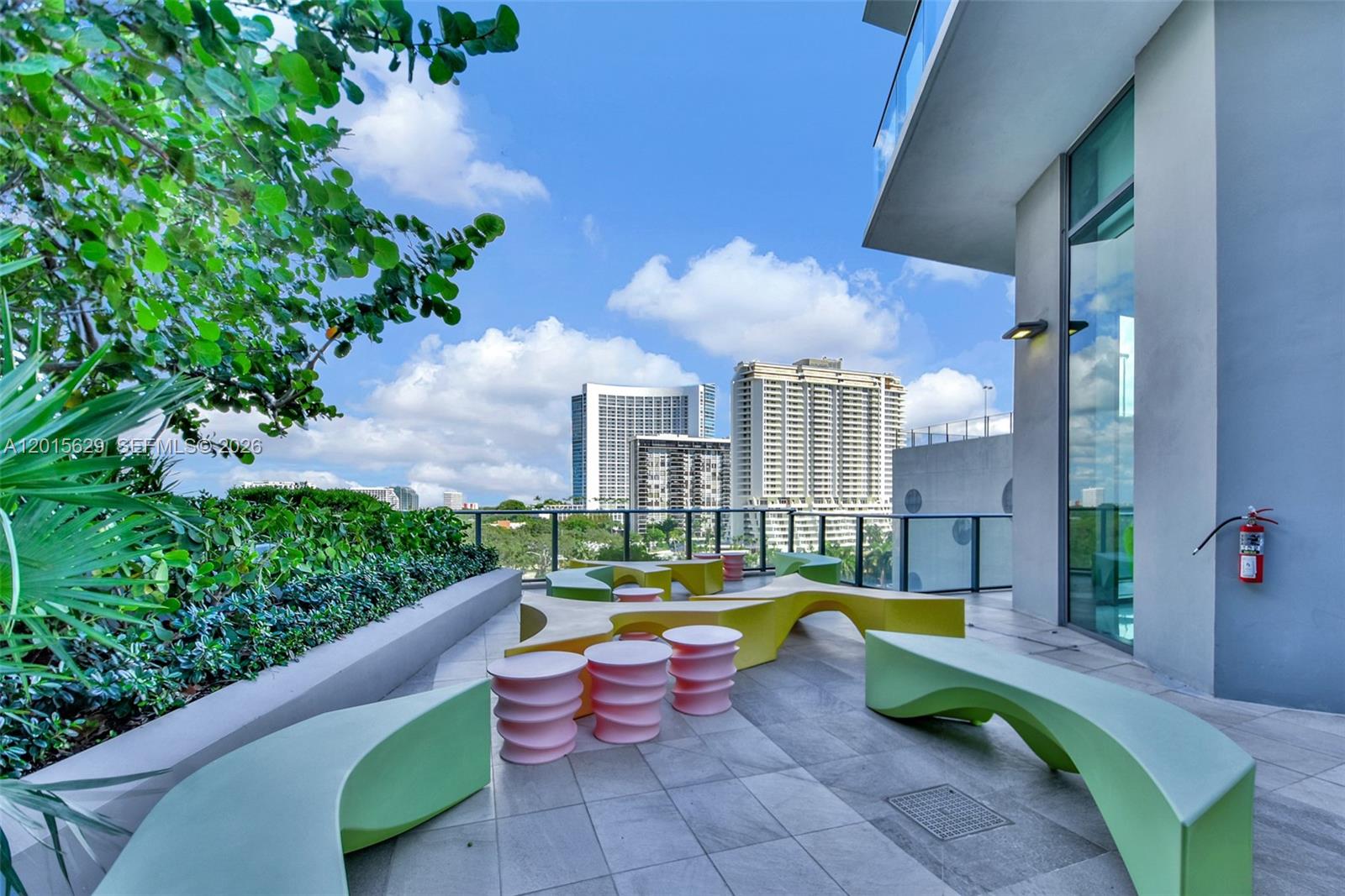 PARAISO BAYVIEWS - Residential