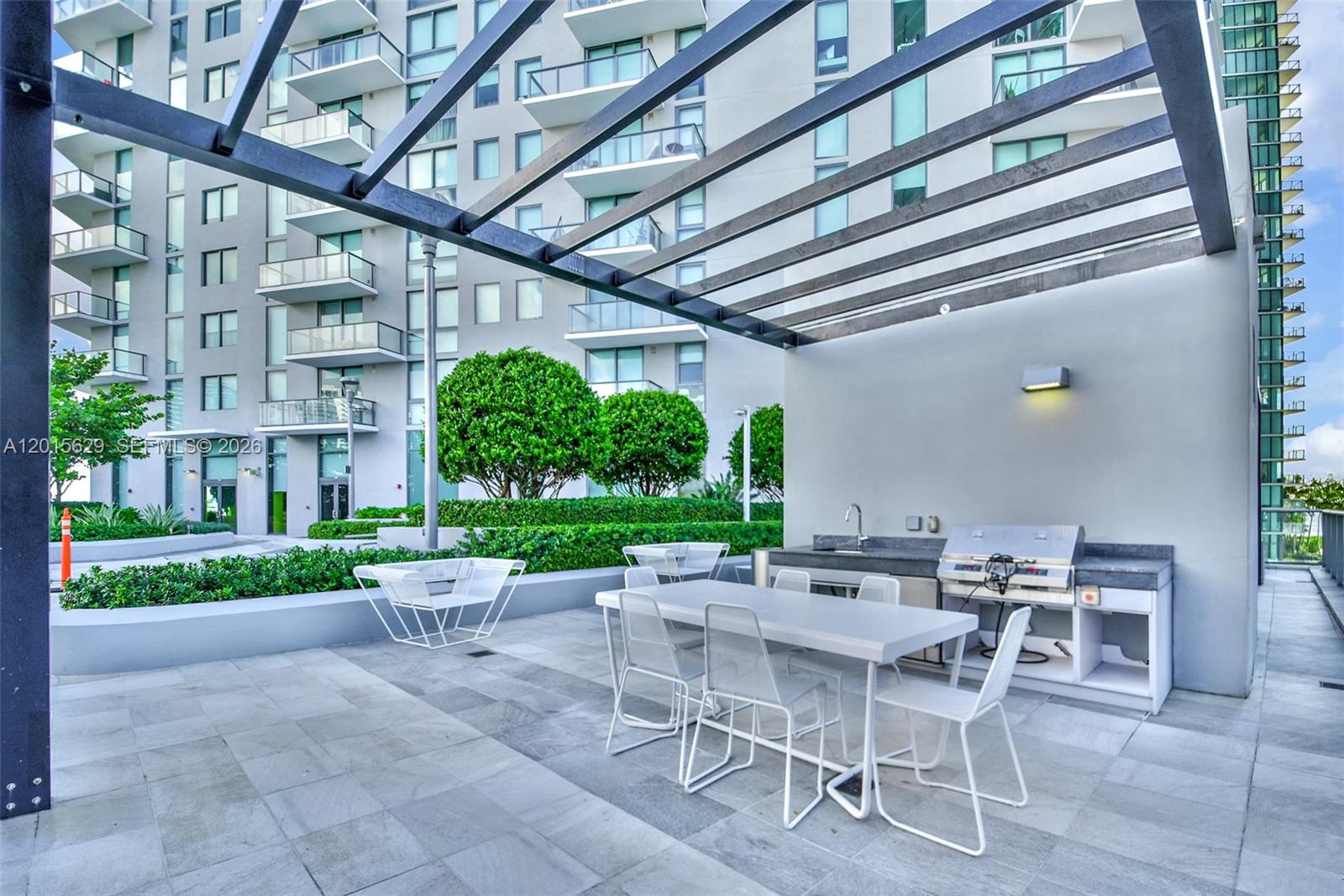 PARAISO BAYVIEWS - Residential