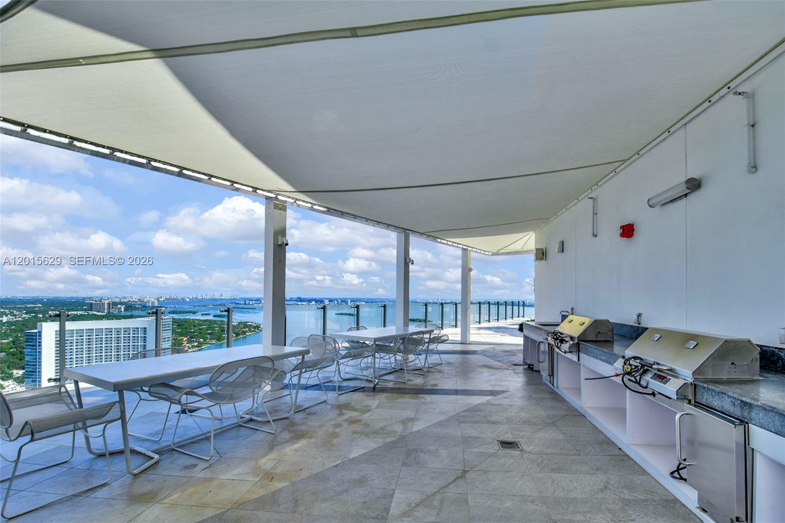 PARAISO BAYVIEWS - Residential