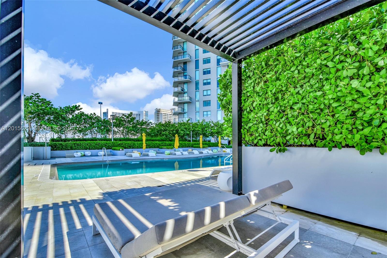PARAISO BAYVIEWS - Residential