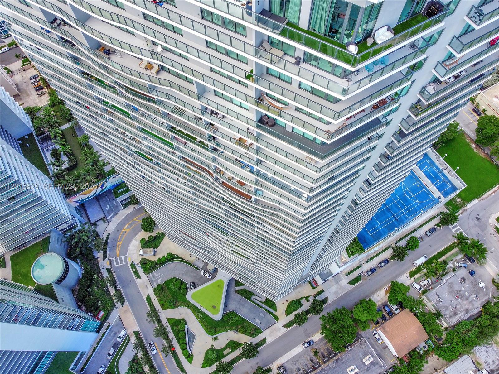 PARAISO BAYVIEWS - Residential