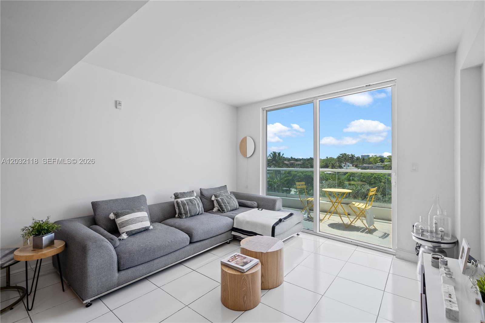 CASABLANCA VILLAS CONDO - Residential Lease