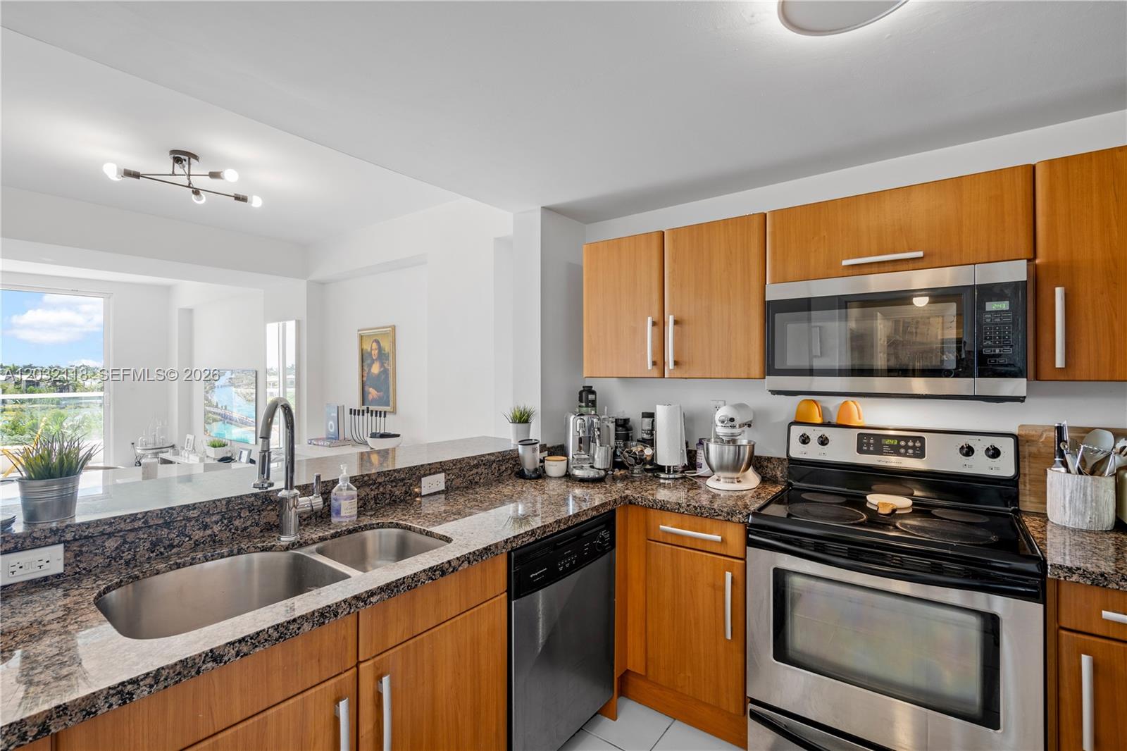 CASABLANCA VILLAS CONDO - Residential Lease