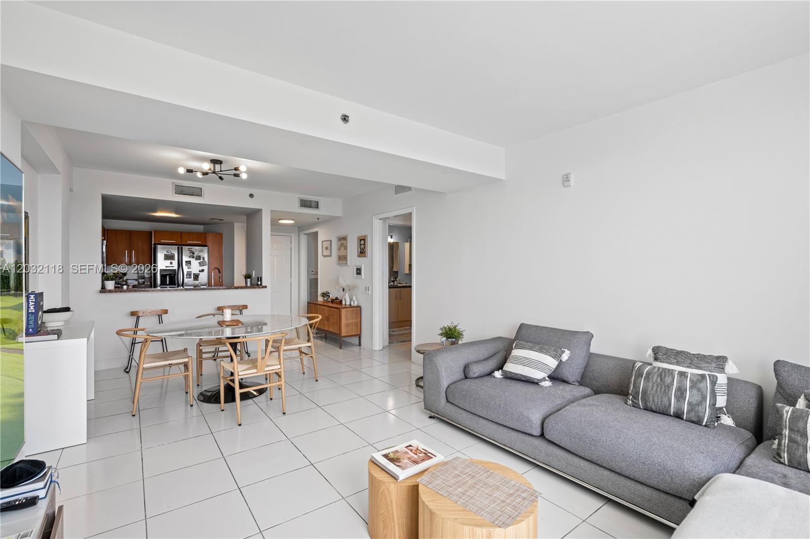 CASABLANCA VILLAS CONDO - Residential Lease