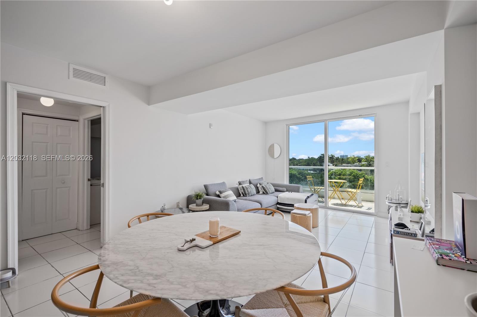 CASABLANCA VILLAS CONDO - Residential Lease