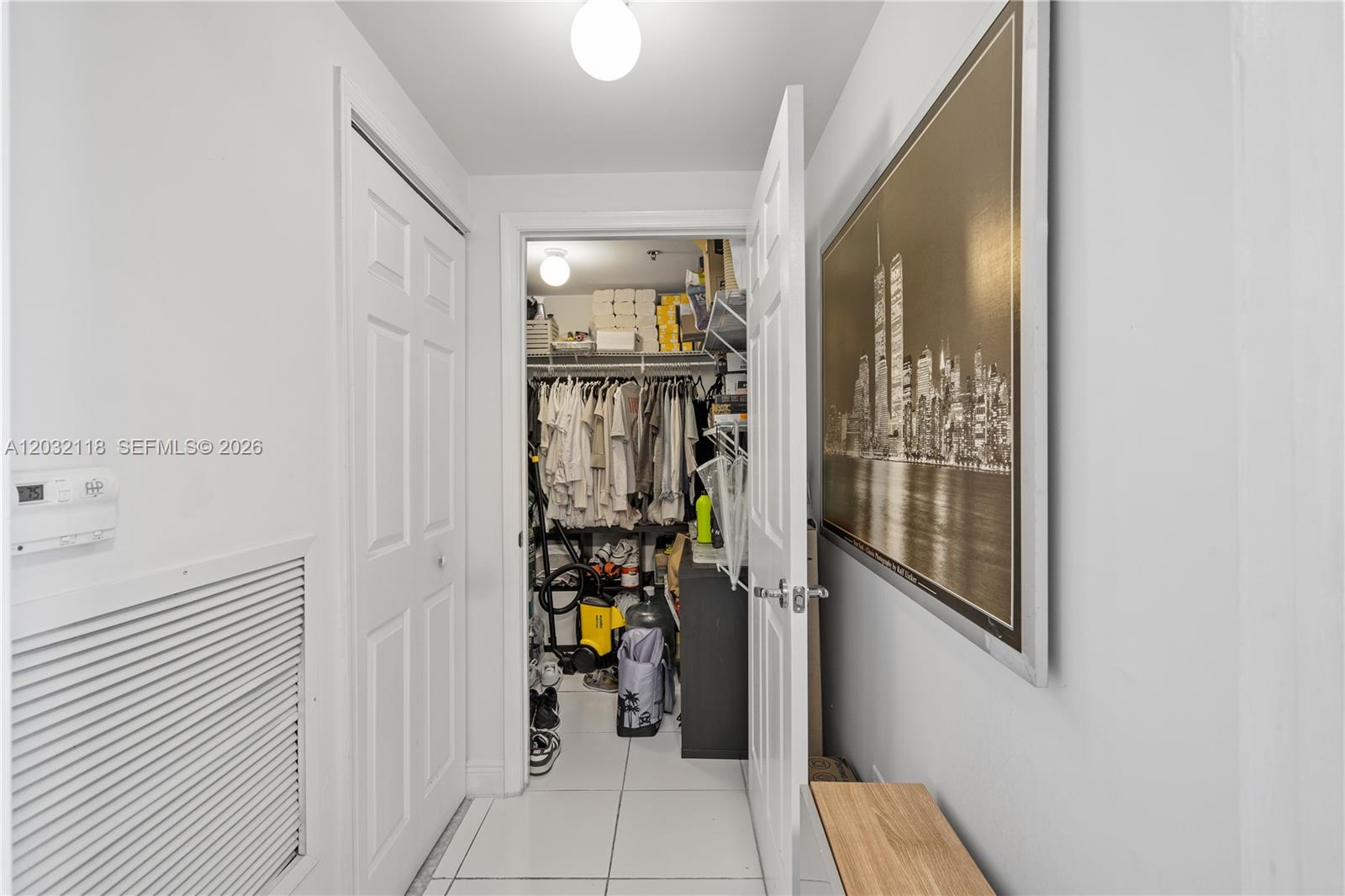 CASABLANCA VILLAS CONDO - Residential Lease