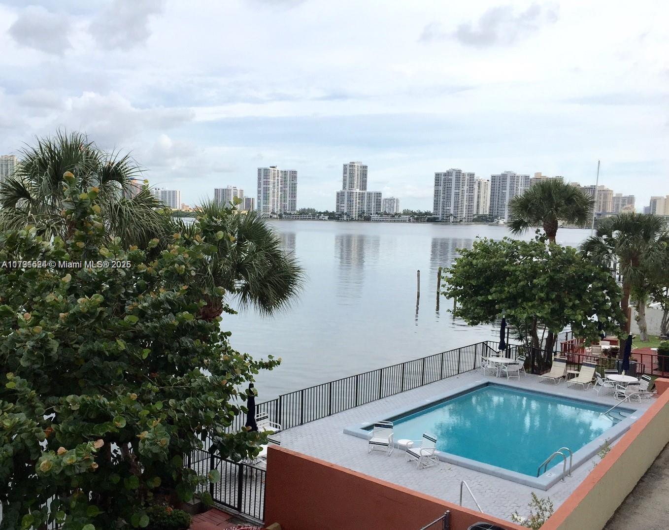BAY HOUSE TOWER CONDO - Residential