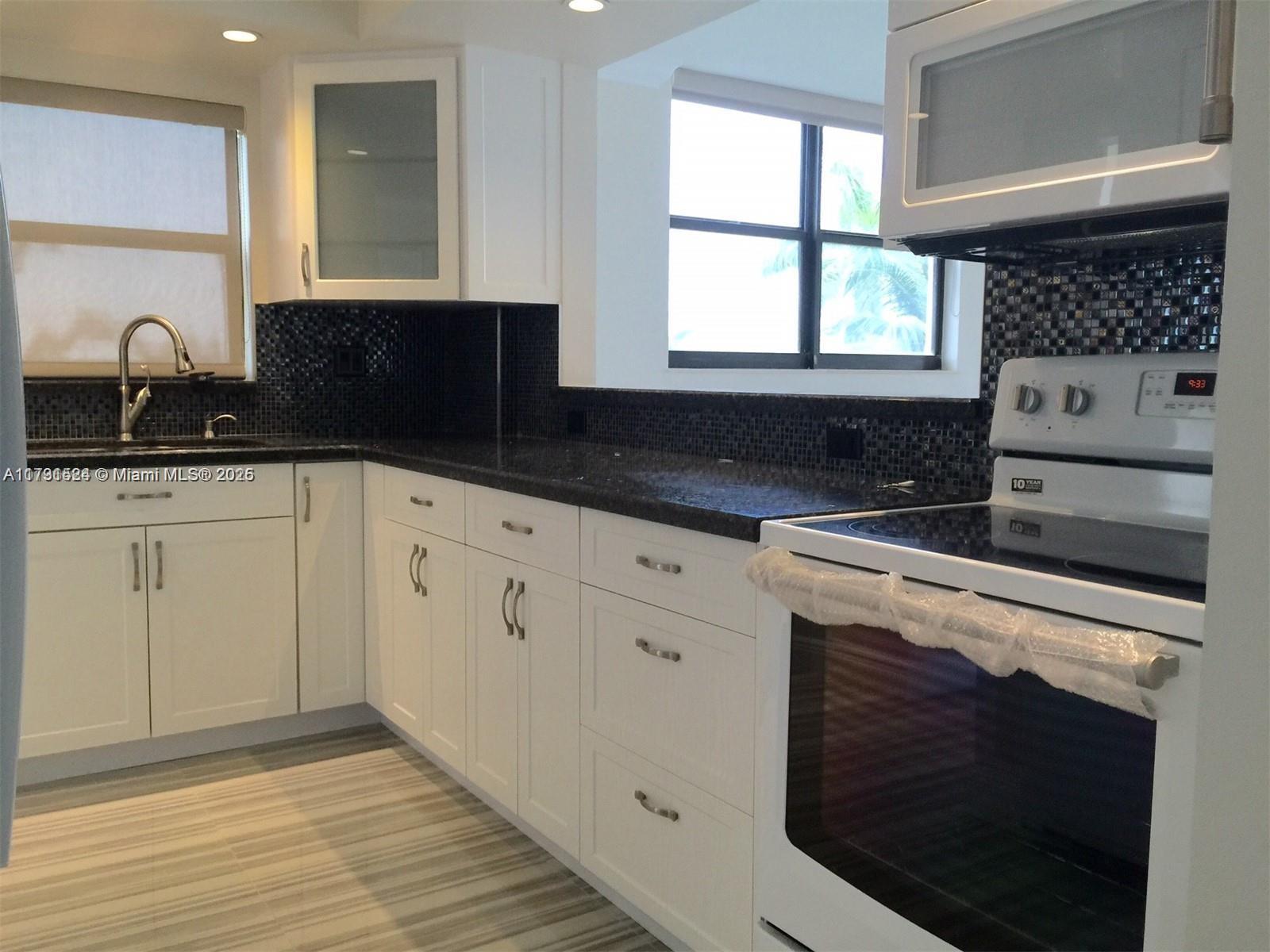 BAY HOUSE TOWER CONDO - Residential