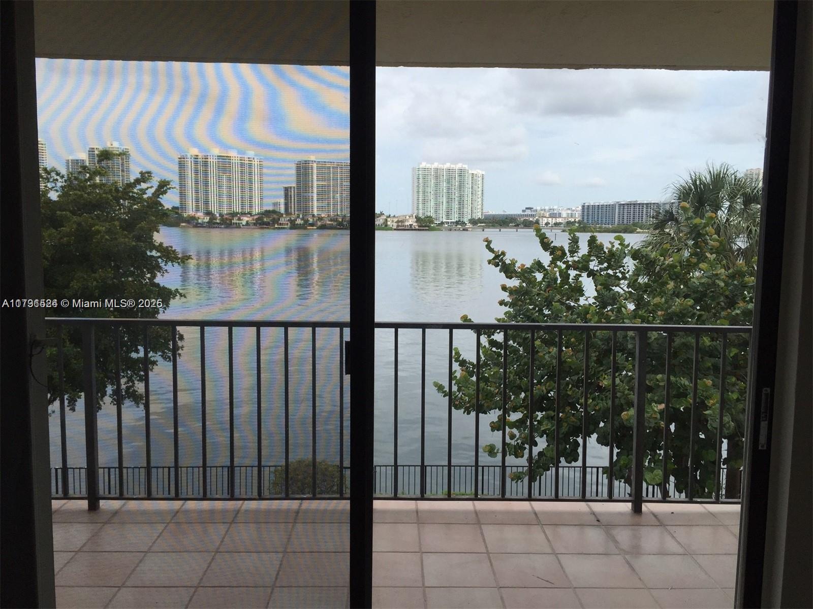 BAY HOUSE TOWER CONDO - Residential