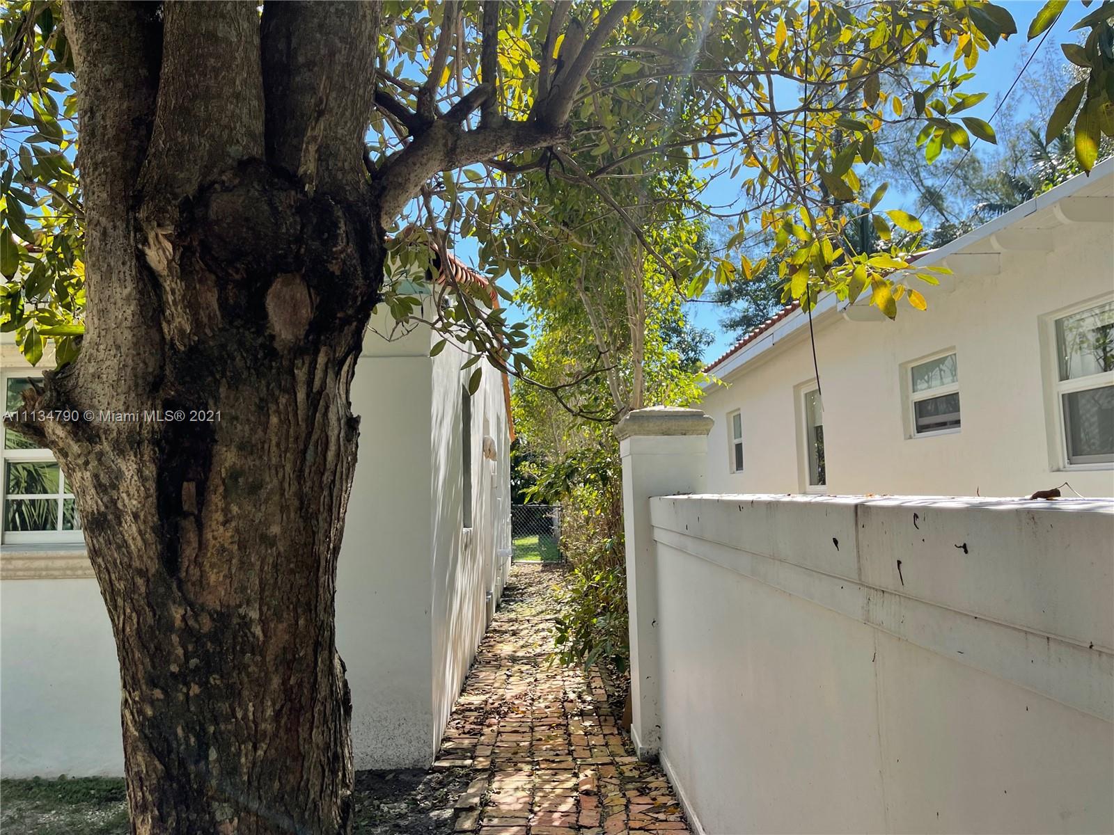 EAST SHENANDOAH - Residential