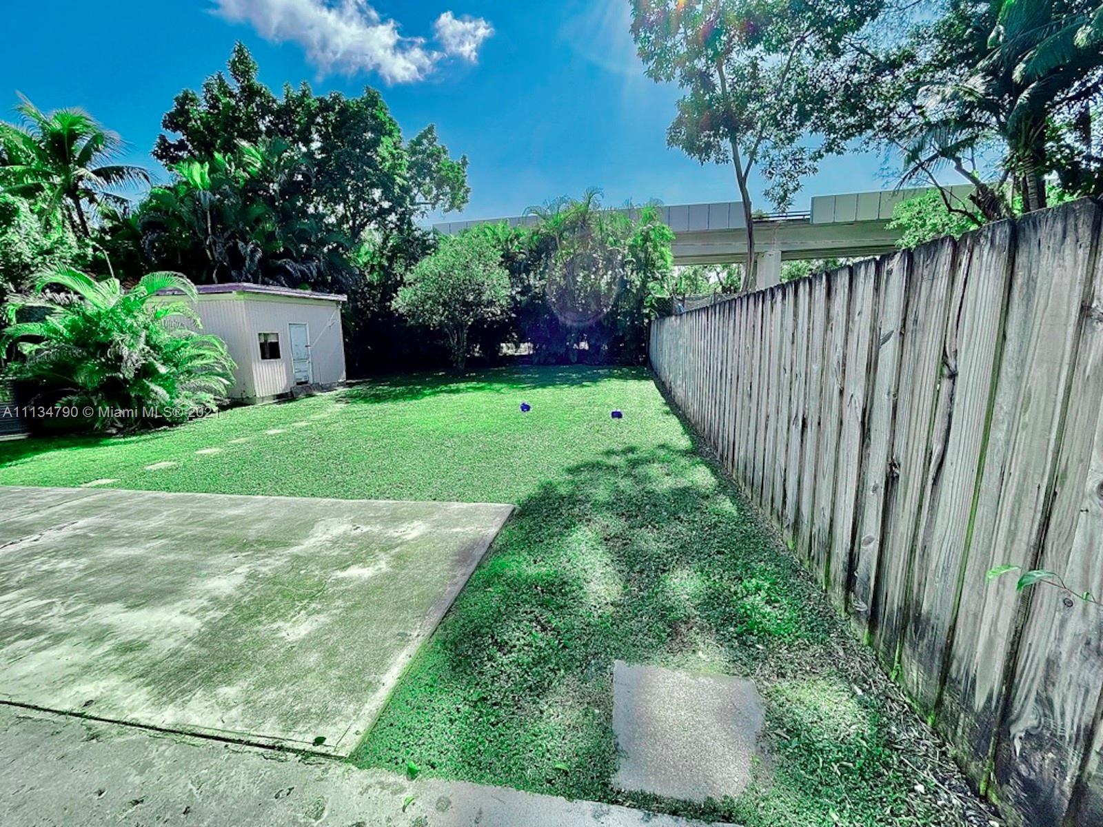 EAST SHENANDOAH - Residential