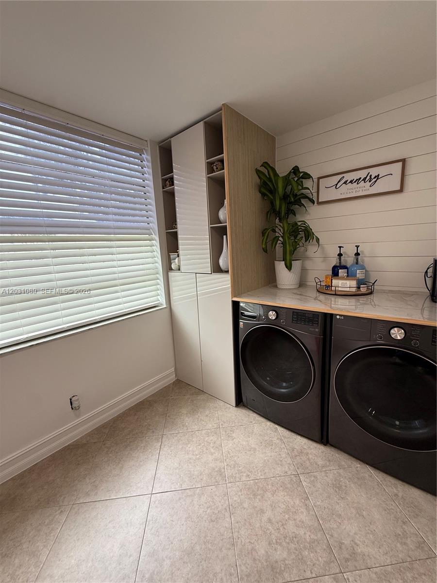 2 OF PALM SPRINGS 1 CONDO - Residential