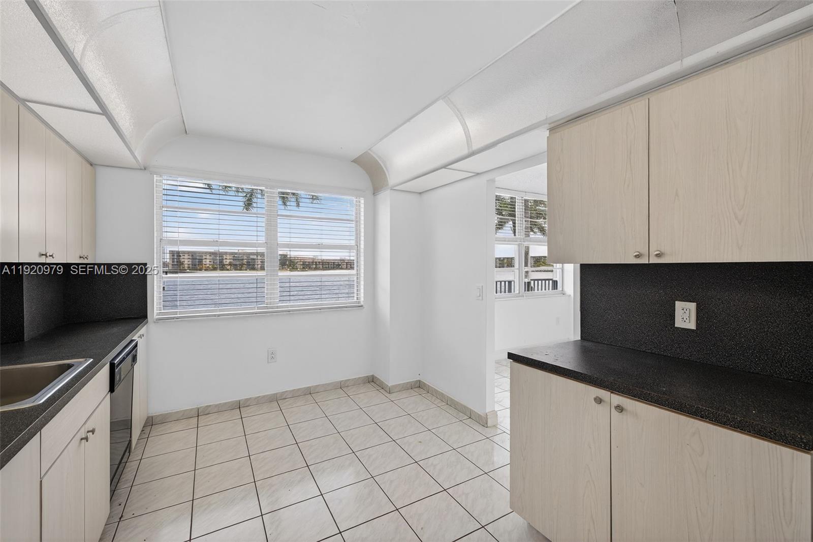 ADMIRALS PORT CONDO WEST - Residential