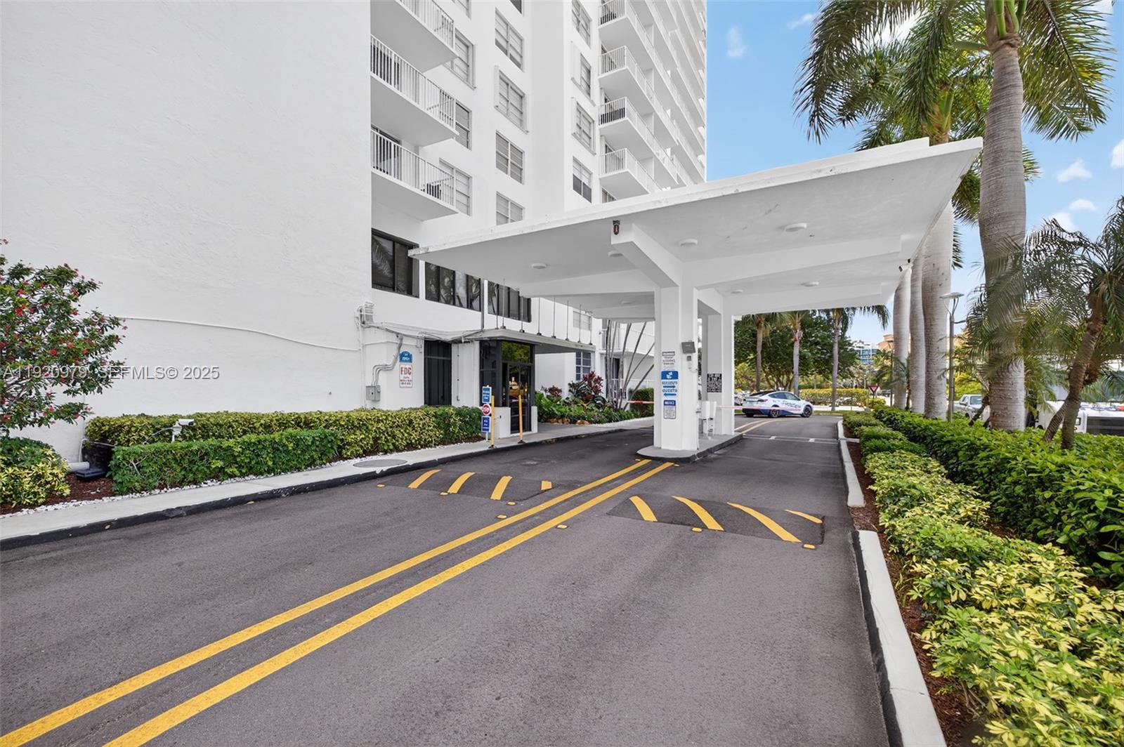 ADMIRALS PORT CONDO WEST - Residential