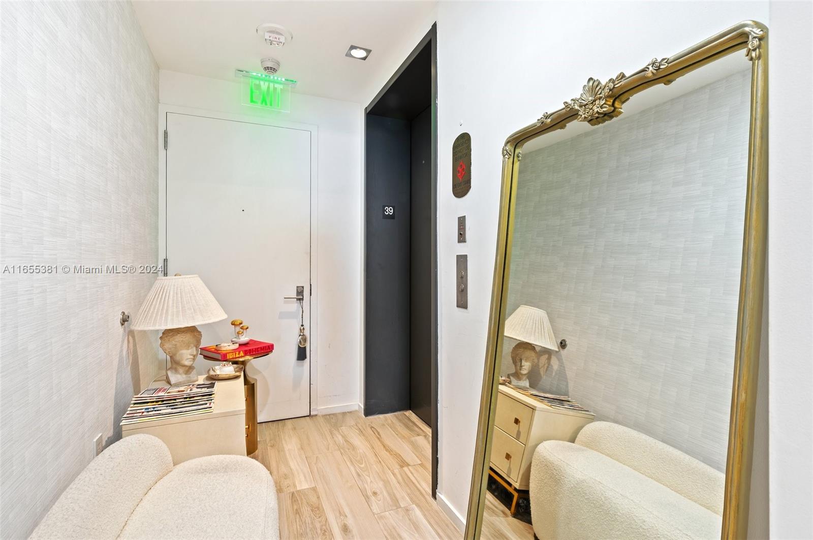 This high-floor apartment offers stunning city views and a spacious balcony. It features the building's top twobedroom layout with an additional den, a split floor plan, a large pantry-laundry room, and an open gourmet
kitchen equipped with high-end appliances and Italian cabinetry. The apartment has wood-like tiles throughout,
marble bathrooms, a built-in master closet, roller blinds, and a private foyer.The SLS LUX building provides luxury
amenities such as a tennis court, spa, gym, basketball court, putting green, sundeck pool with a bar, kids' room,
social lounge, rooftop pool, and a 45th-floor wine and cigar lounge. It also offers 24-hour concierge and valet
services, all located in the heart of Brickell, right across from Brickell City Centre.