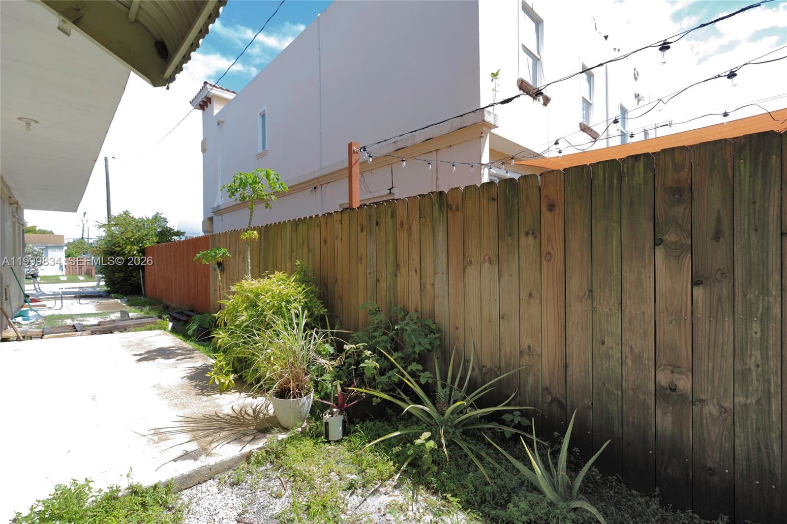 ROYAL TERRACE CONDOMINIUM - Residential