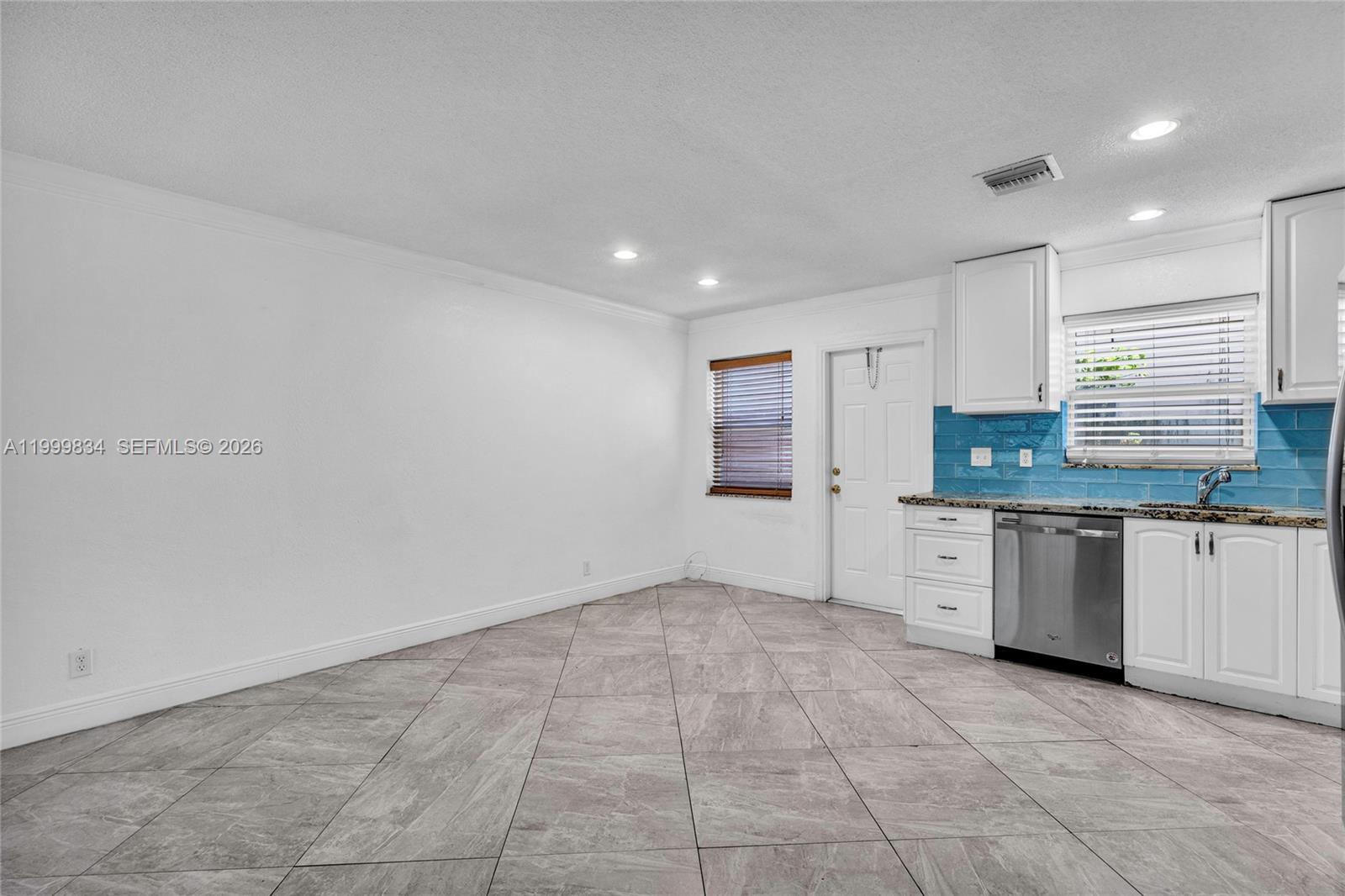 ROYAL TERRACE CONDOMINIUM - Residential