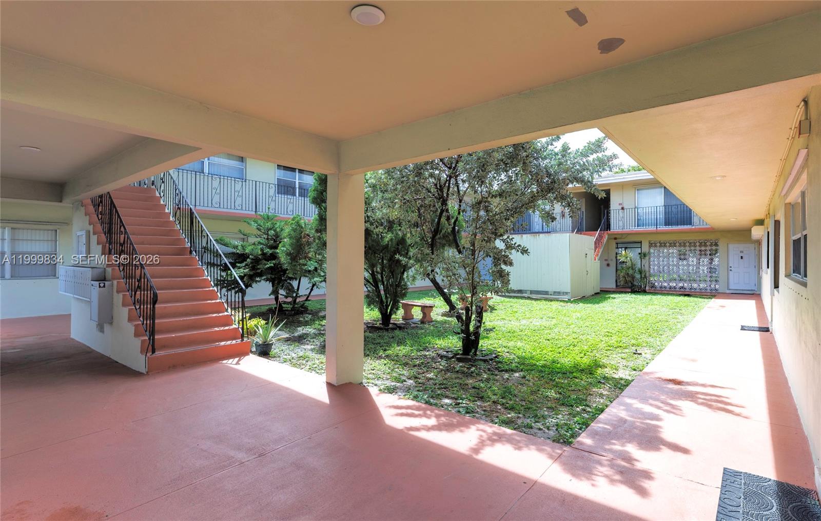 ROYAL TERRACE CONDOMINIUM - Residential