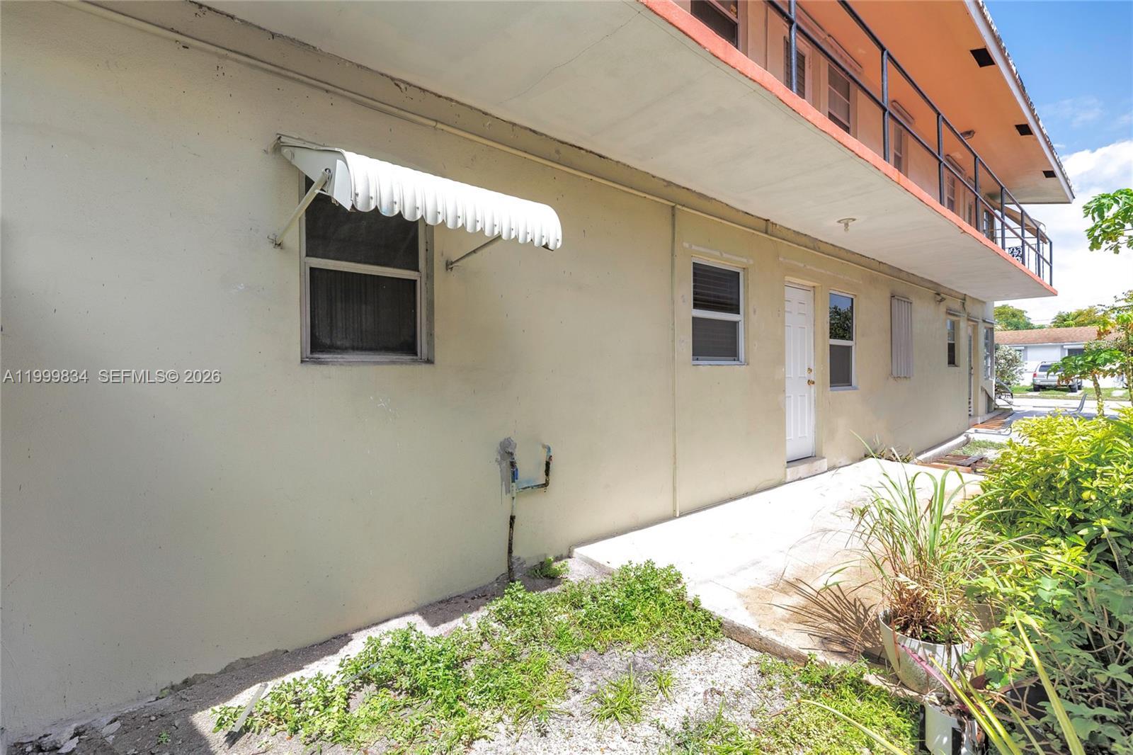 ROYAL TERRACE CONDOMINIUM - Residential