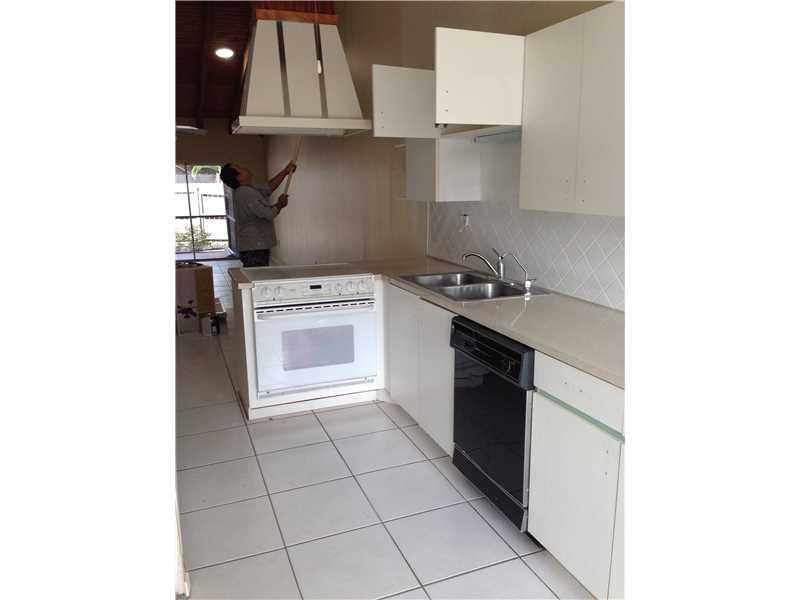 EVERGLADES SUGAR & LAND C - Residential Lease