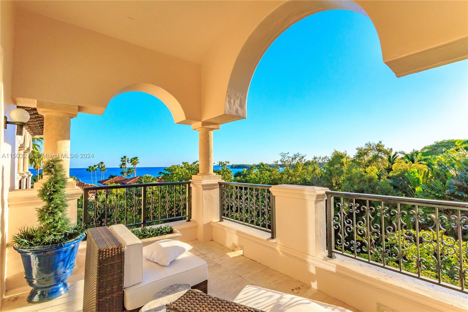 SEASIDE CONDO - Residential