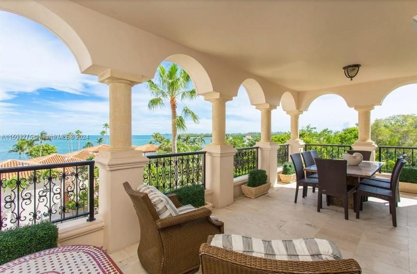 SEASIDE CONDO - Residential