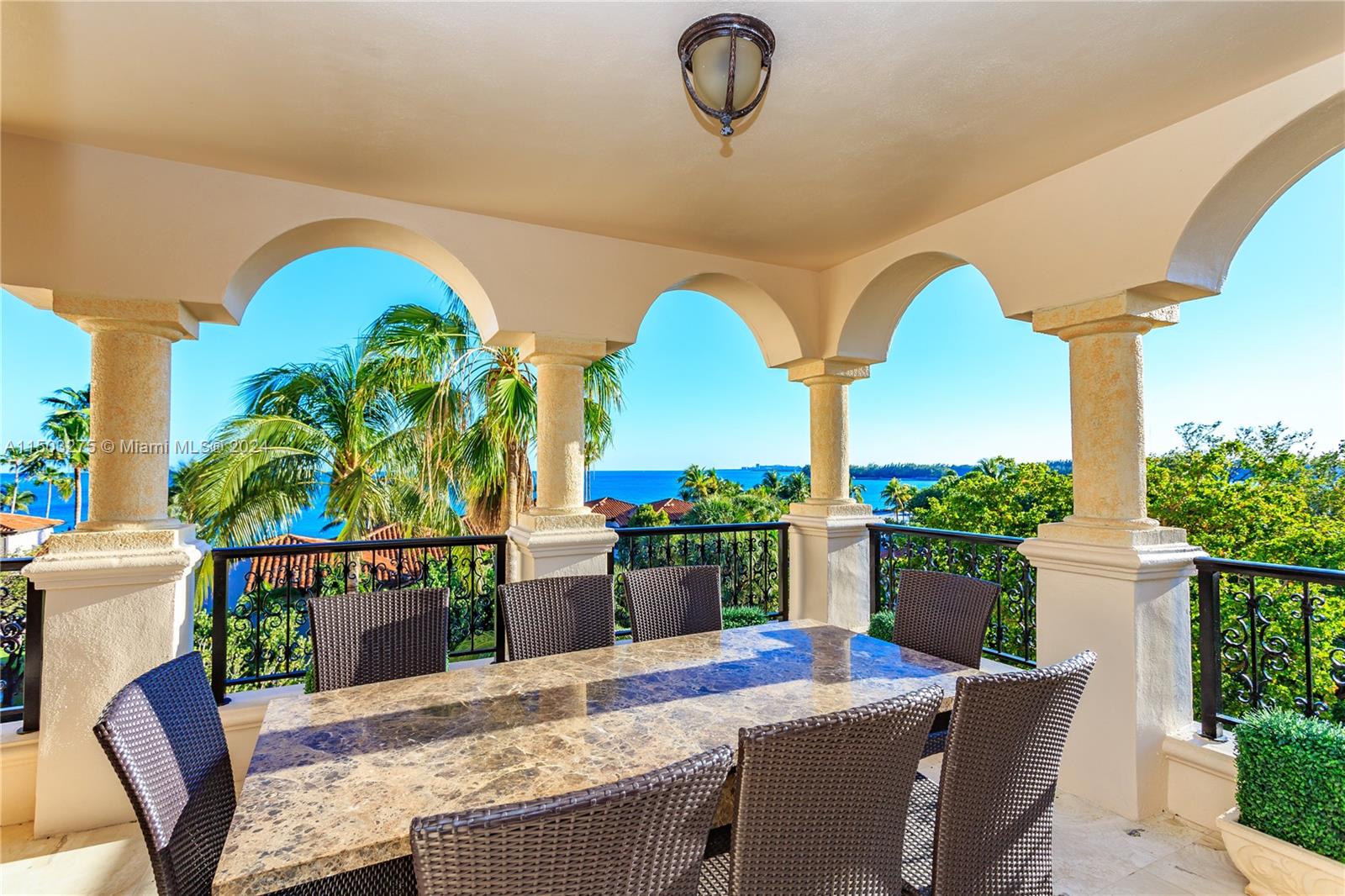 SEASIDE CONDO - Residential
