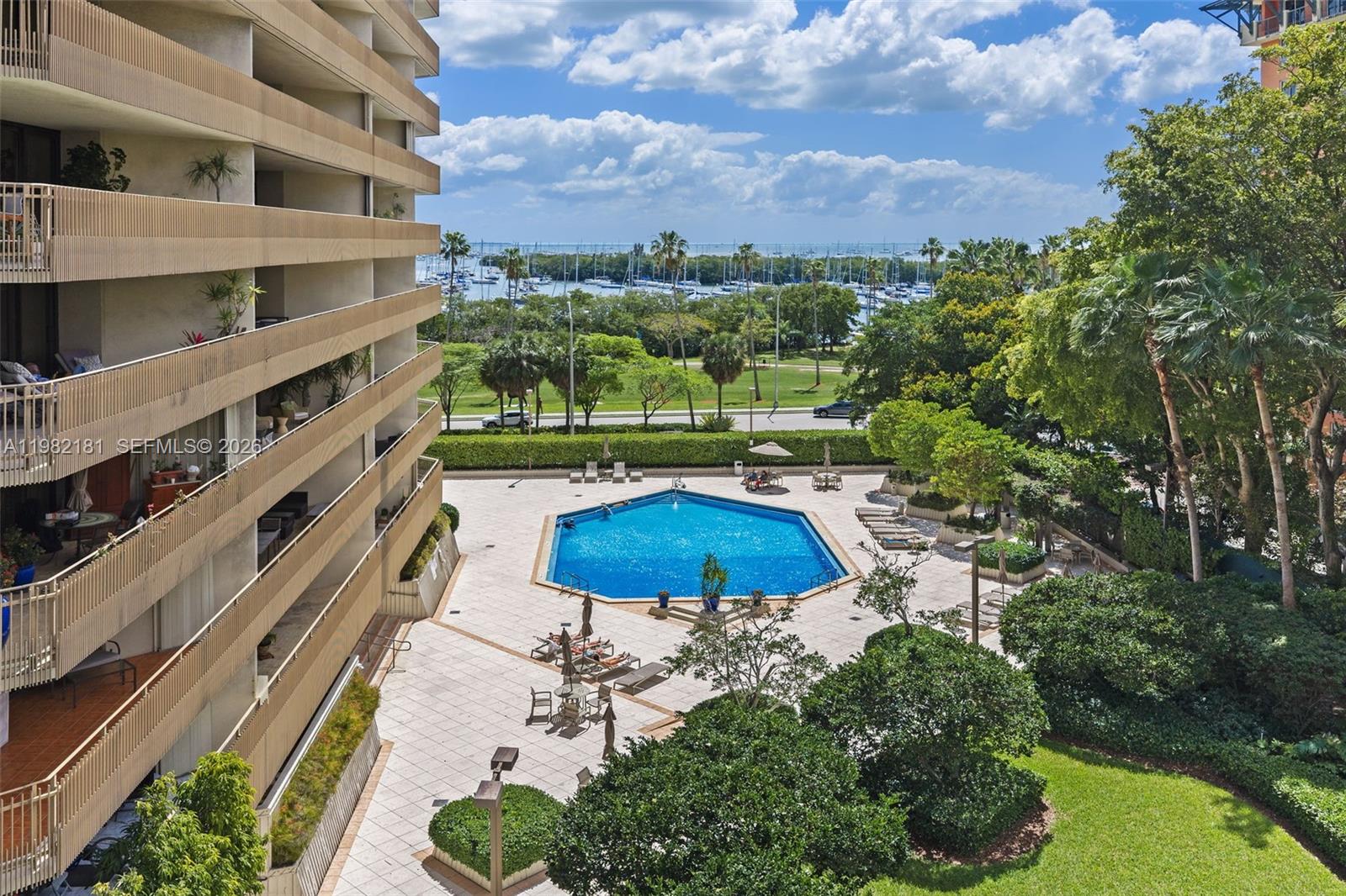 YACHT HARBOUR CONDO - Residential