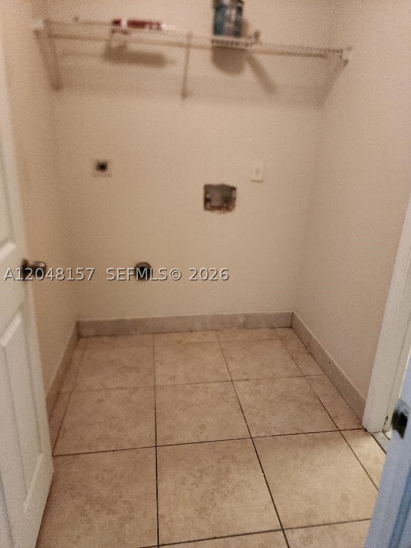 GOLF STREAM - Residential Income