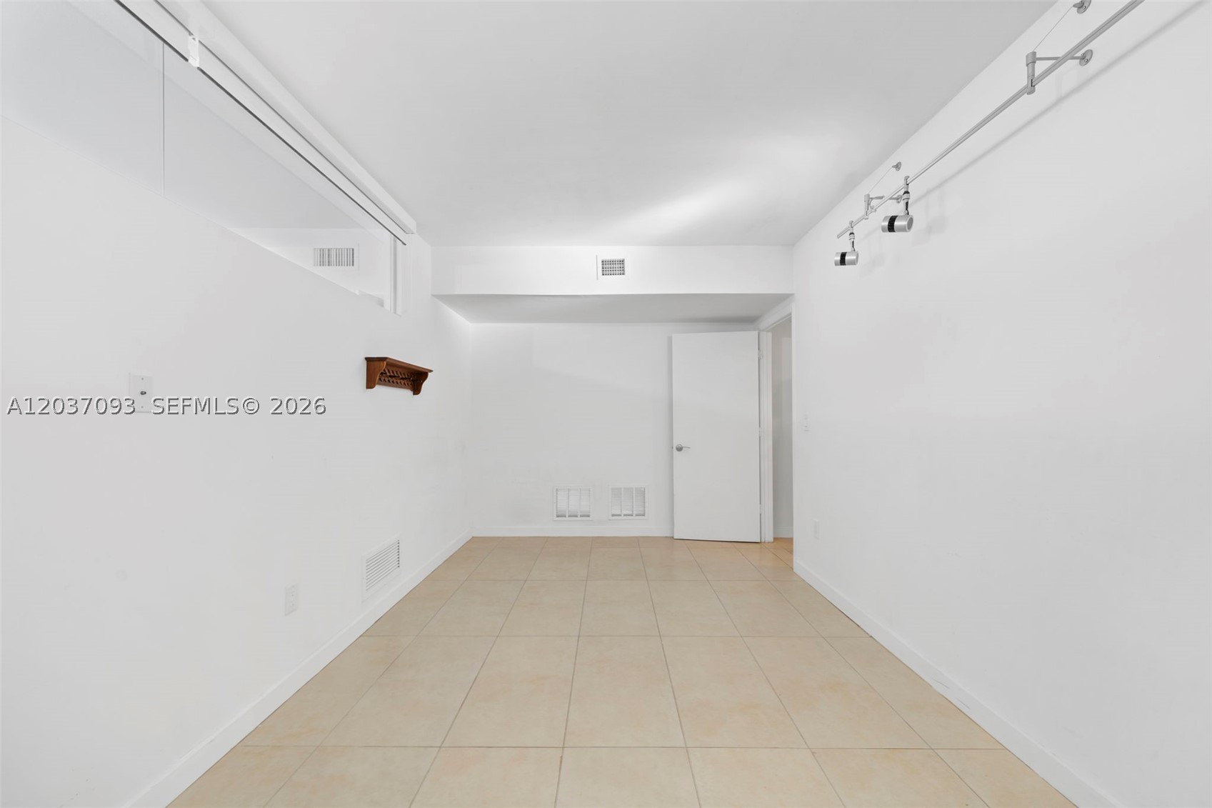 KEY COLONY NO 4 CONDO - Residential Lease