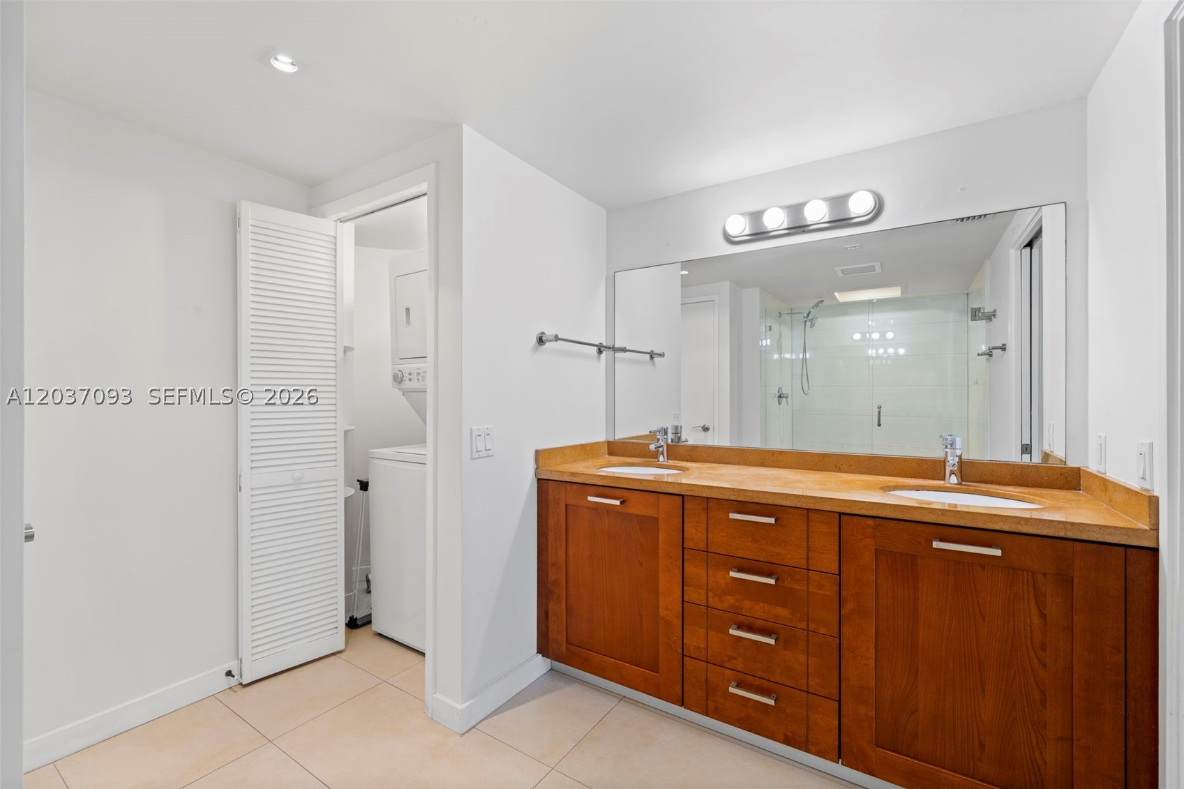 KEY COLONY NO 4 CONDO - Residential Lease