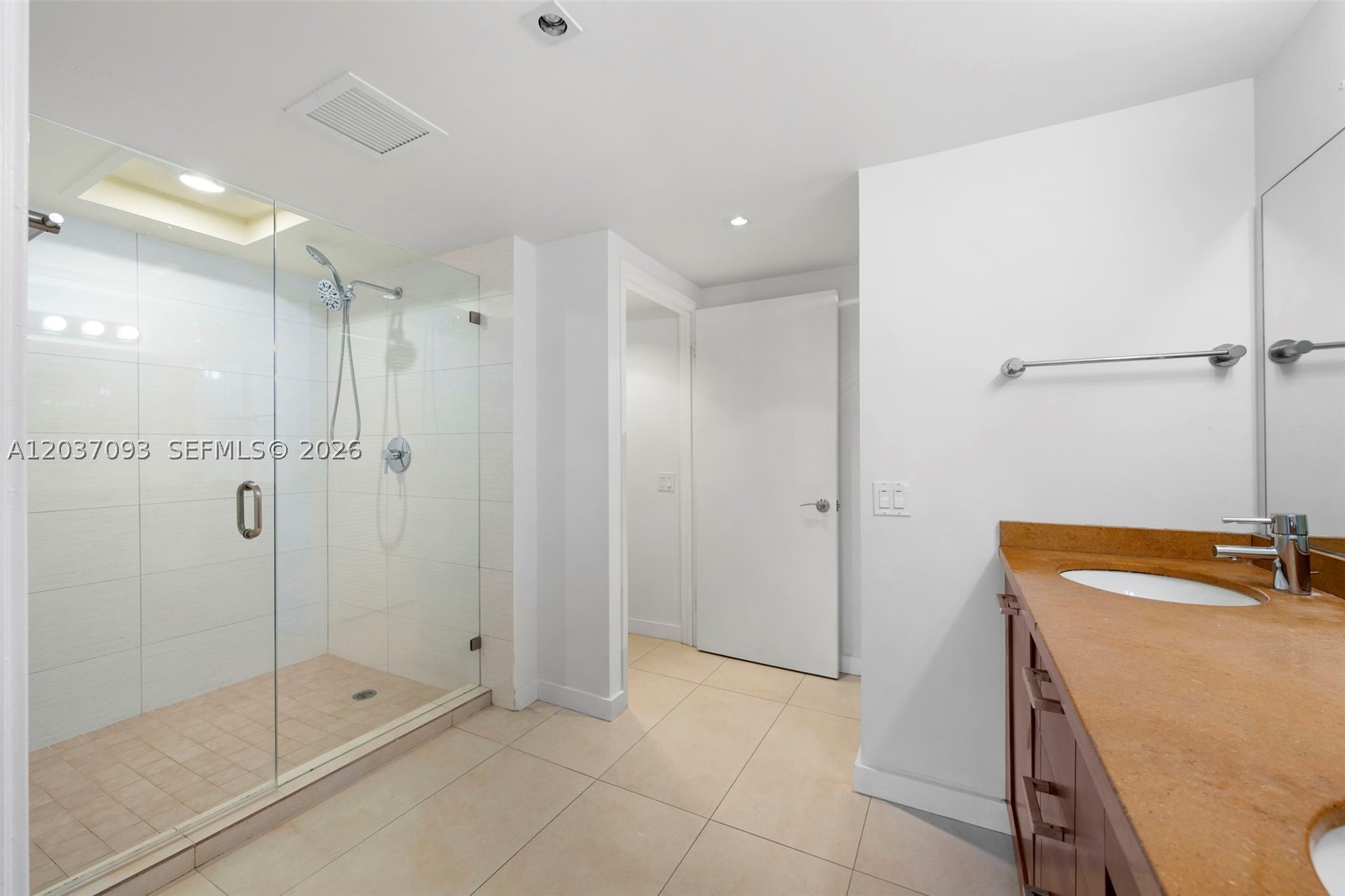 KEY COLONY NO 4 CONDO - Residential Lease