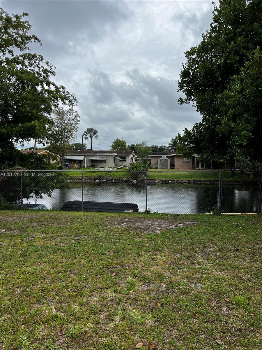 SUNRISE GOLF VILLAGE - Residential