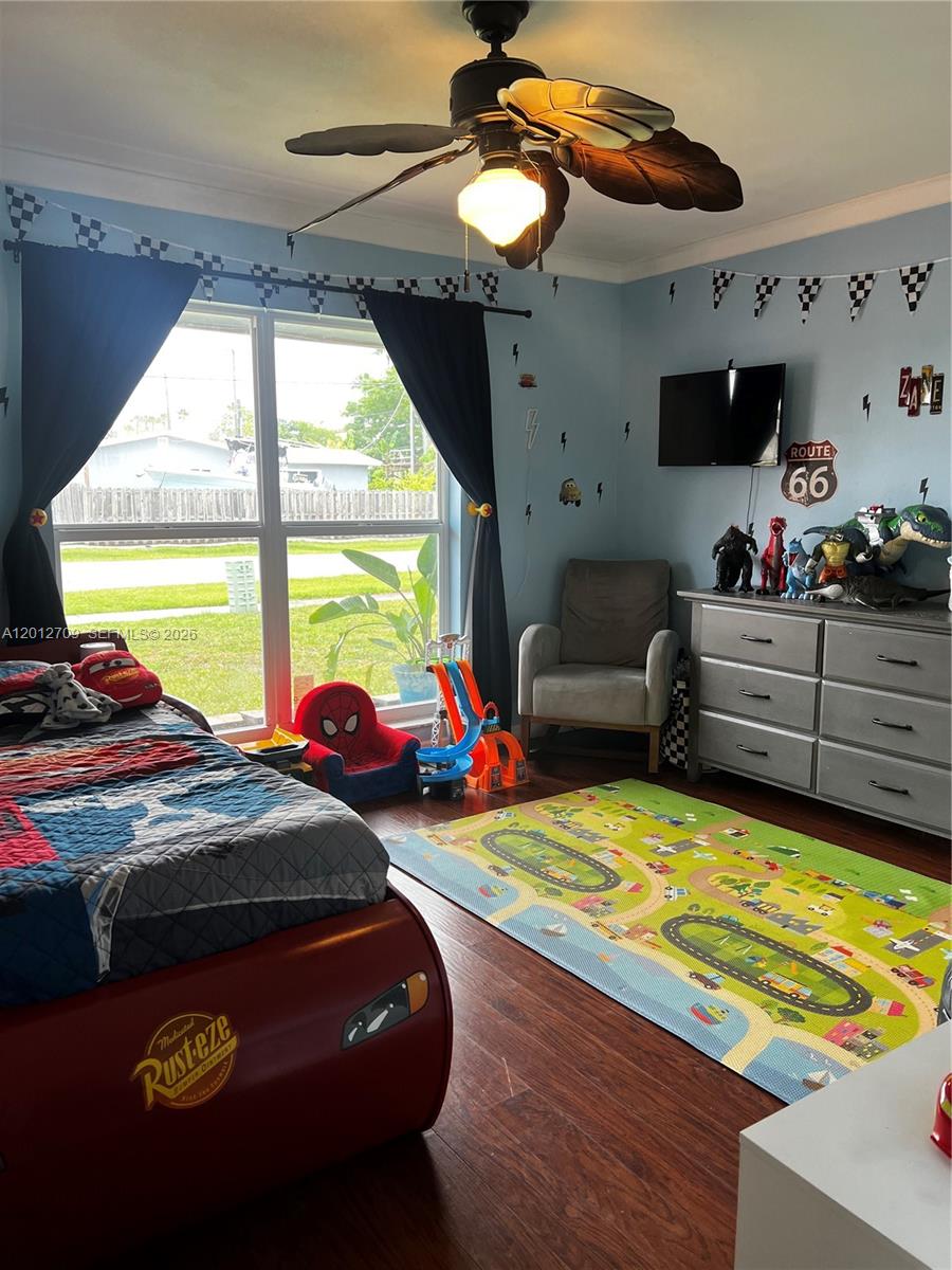 SUNRISE GOLF VILLAGE - Residential