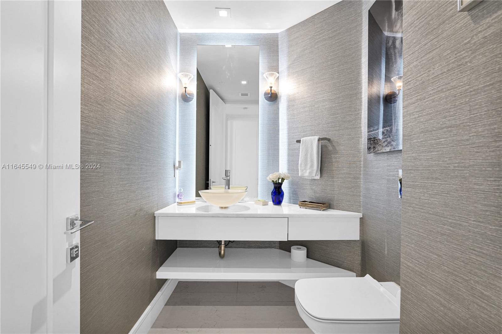 TURNBERRY OCEAN COLONY - Residential