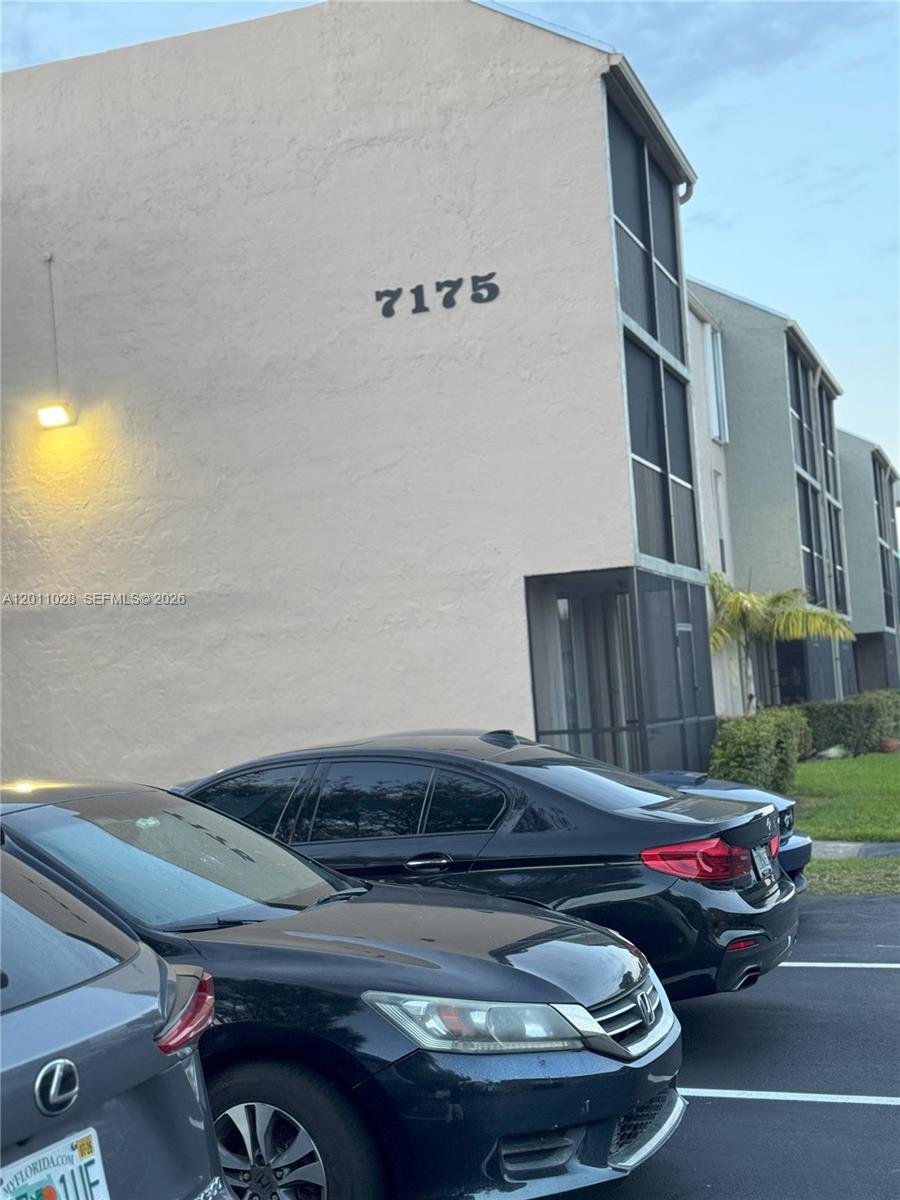 COUNTRY PINES CONDO - Residential