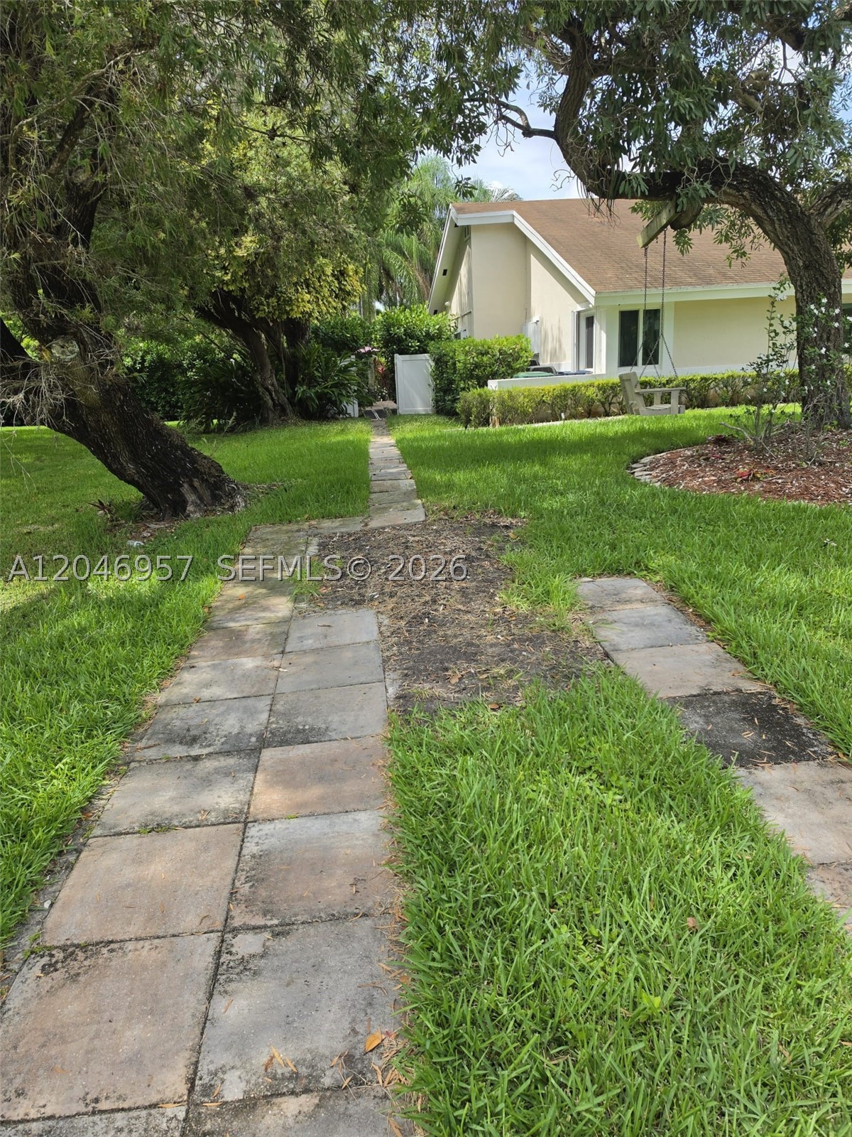 SHADY LANE - Residential Lease