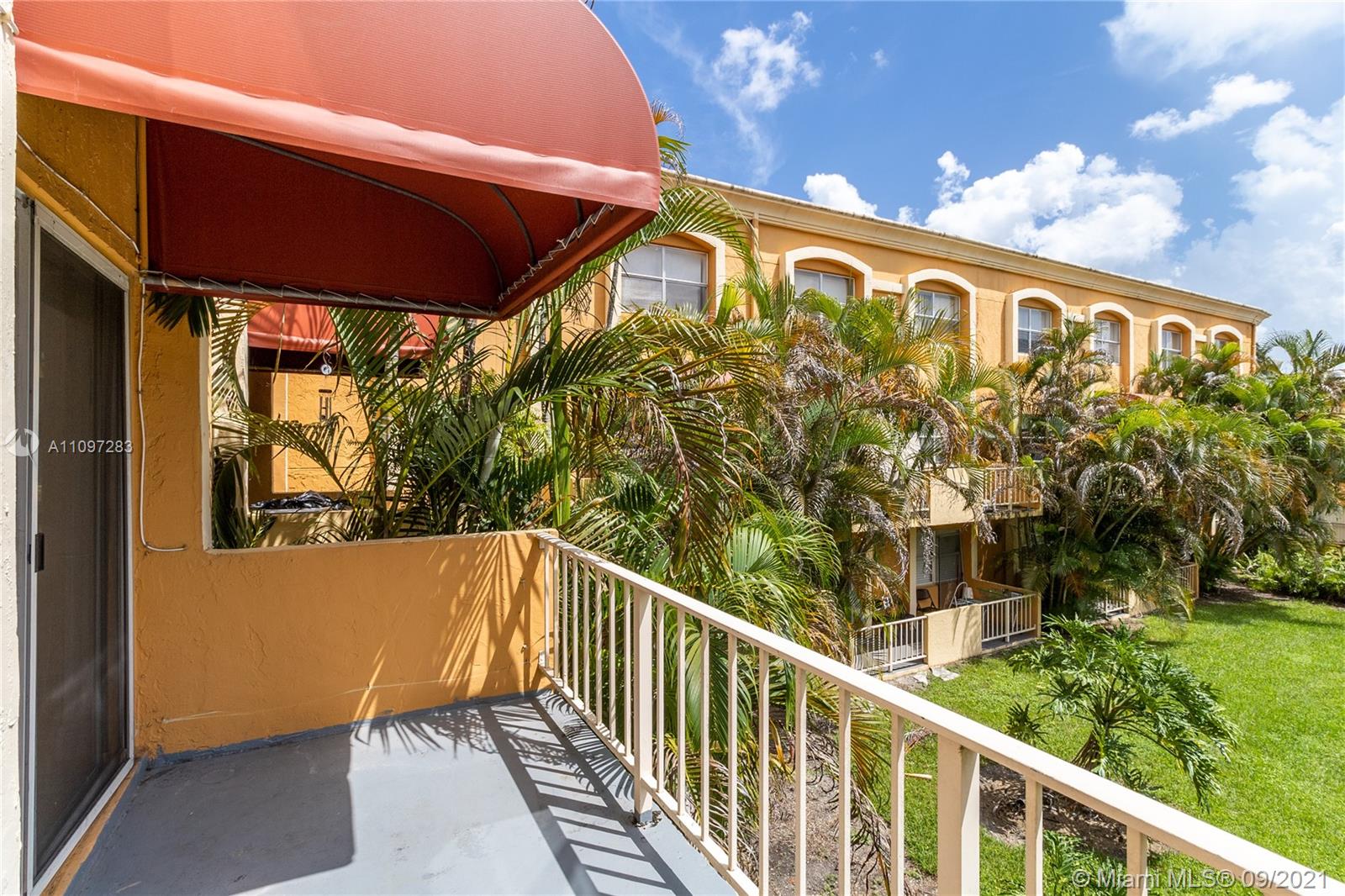 VENETIAN GARDENS AT COUNT - Residential