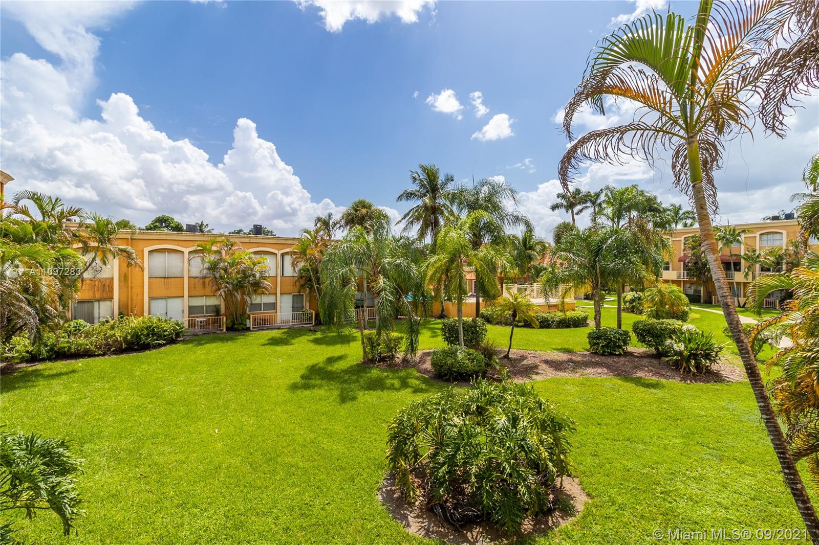 VENETIAN GARDENS AT COUNT - Residential