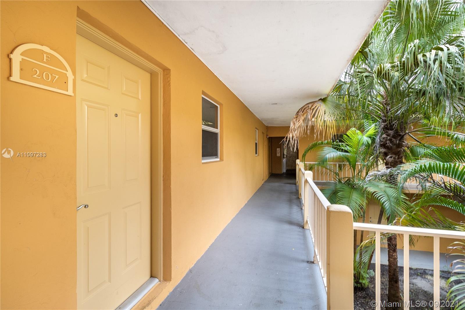 VENETIAN GARDENS AT COUNT - Residential