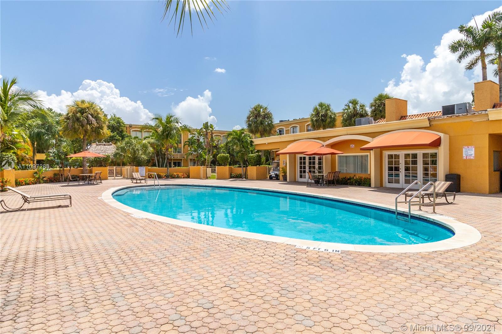 VENETIAN GARDENS AT COUNT - Residential