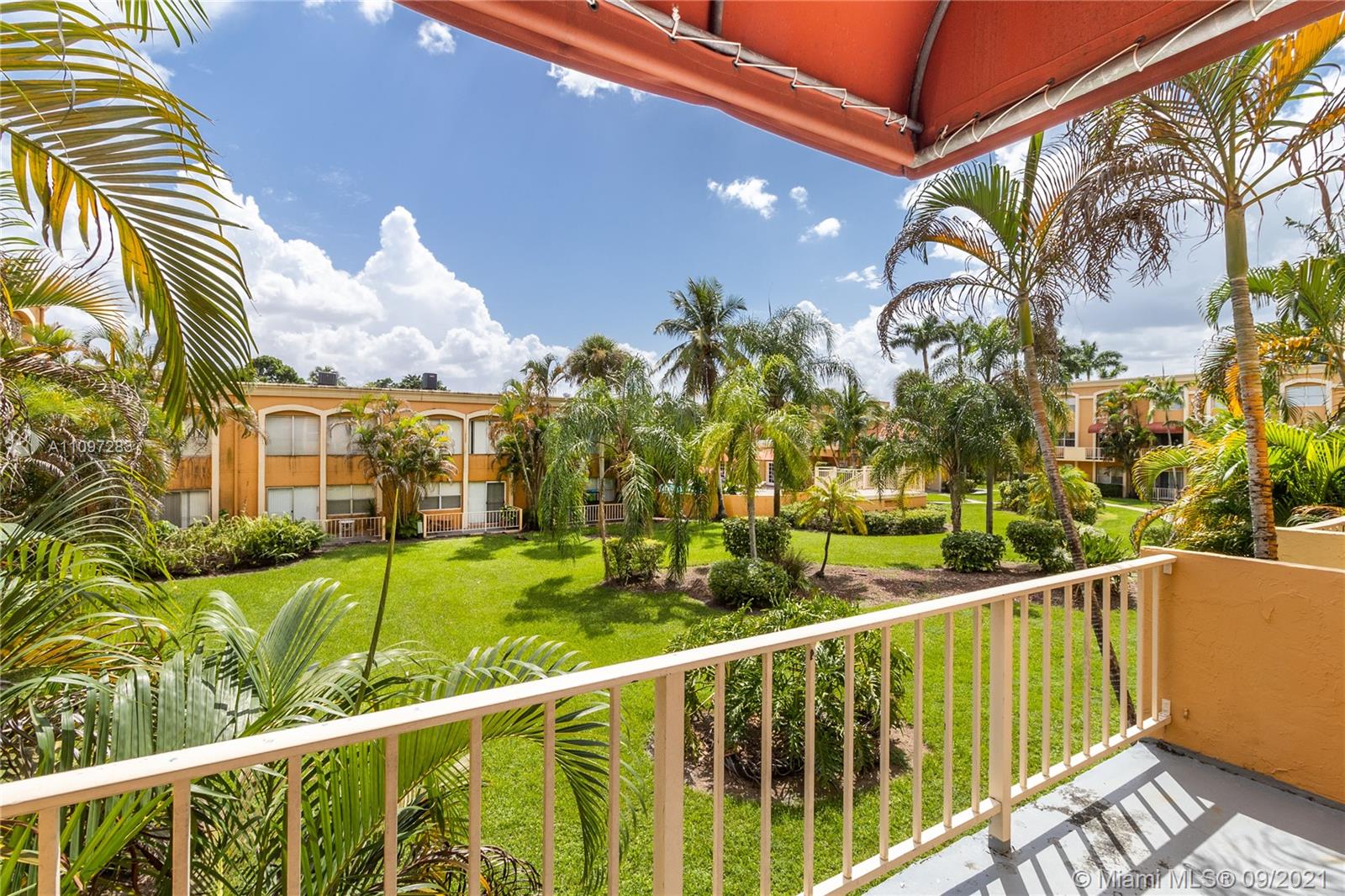 VENETIAN GARDENS AT COUNT - Residential