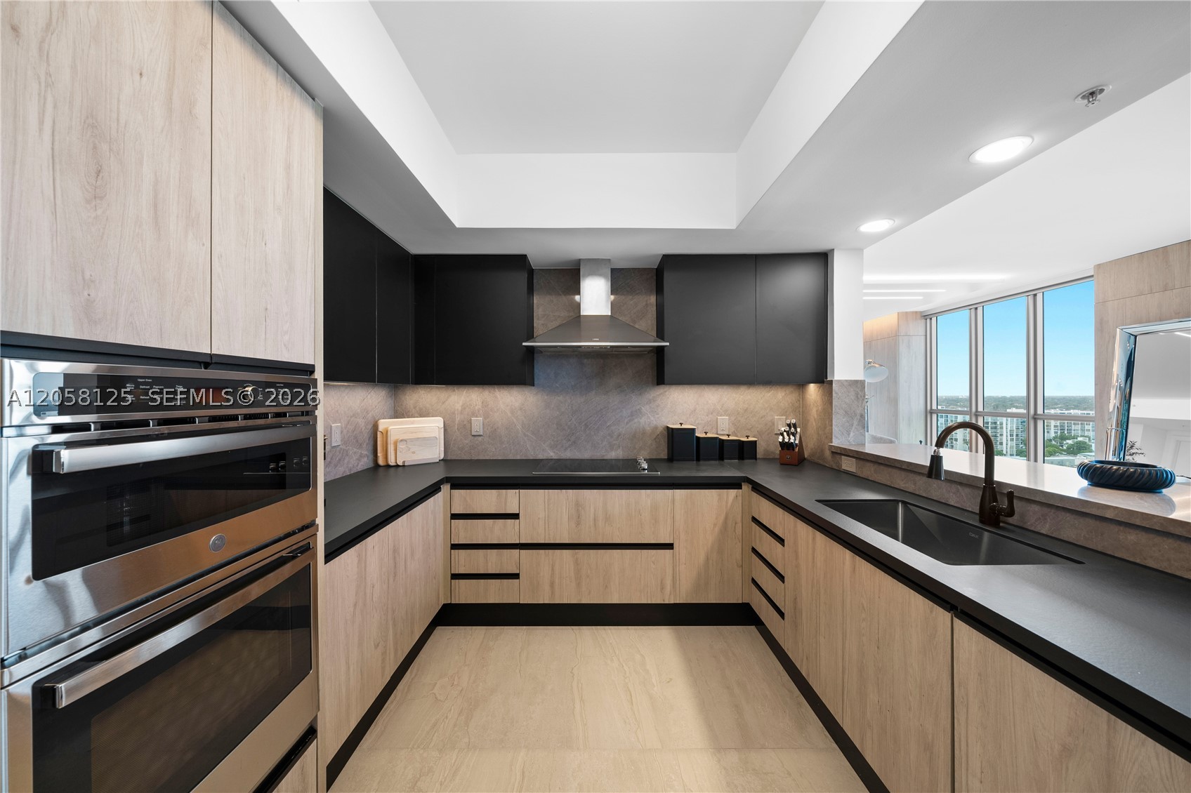 DIPLOMAT OCEANFRONT RESID - Residential