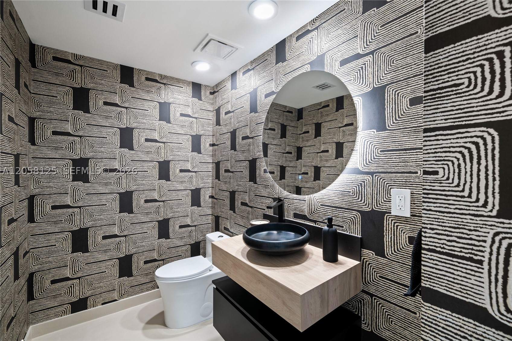 DIPLOMAT OCEANFRONT RESID - Residential