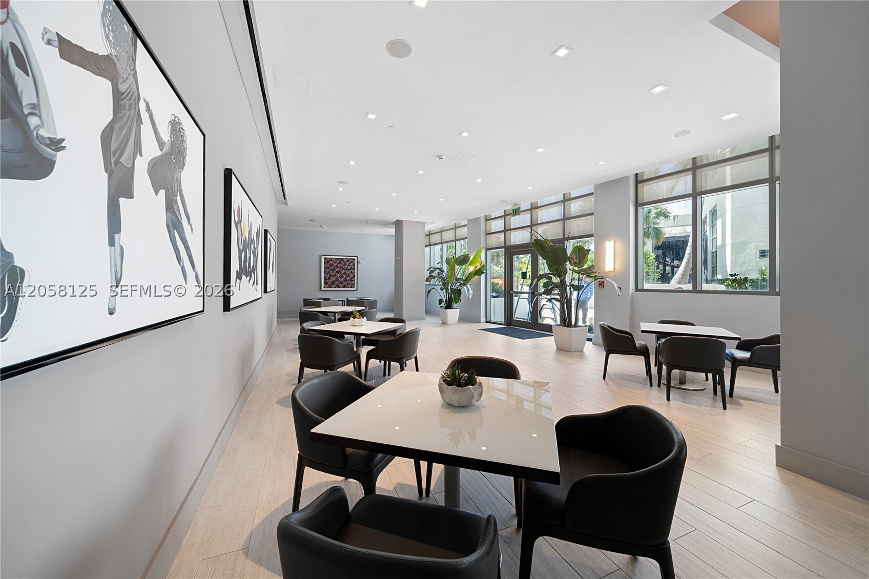 DIPLOMAT OCEANFRONT RESID - Residential