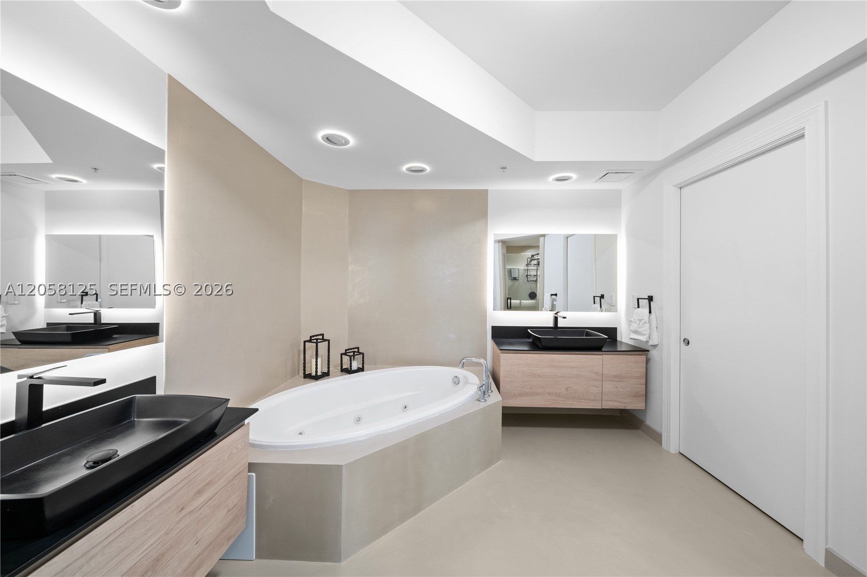 DIPLOMAT OCEANFRONT RESID - Residential
