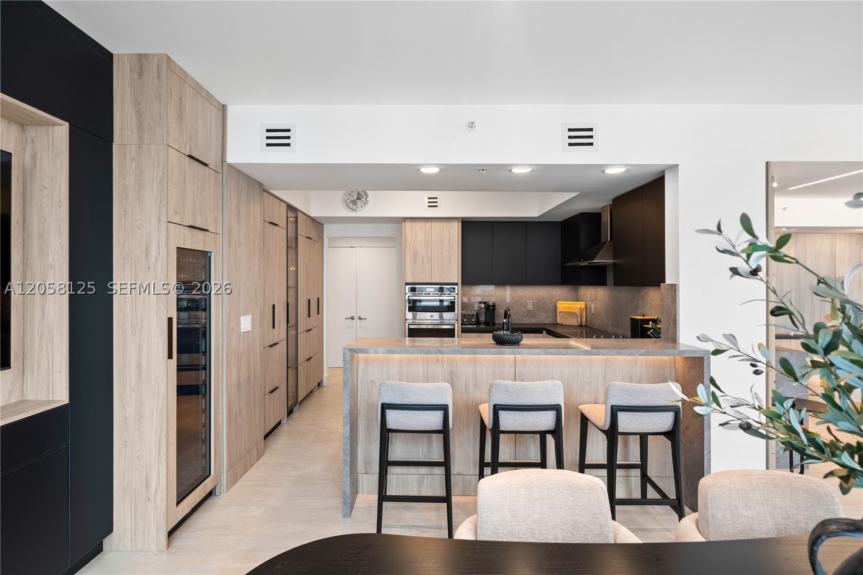 DIPLOMAT OCEANFRONT RESID - Residential